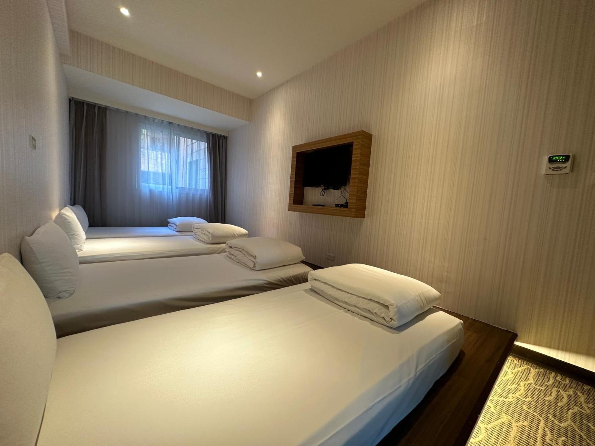 Young Soarlan Hotel - Tajnan Kültér fotó