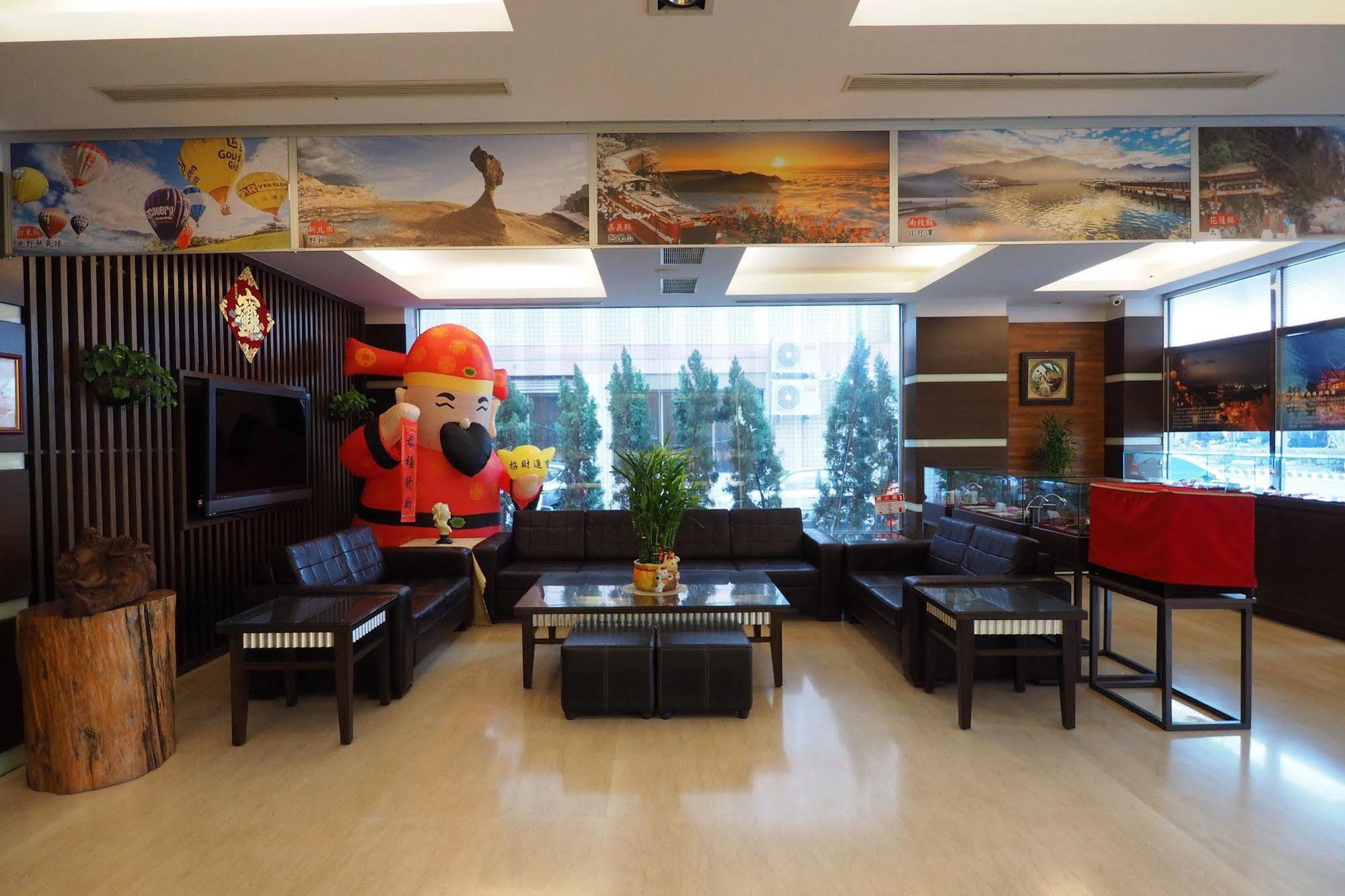 Young Soarlan Hotel - Tajnan Kültér fotó