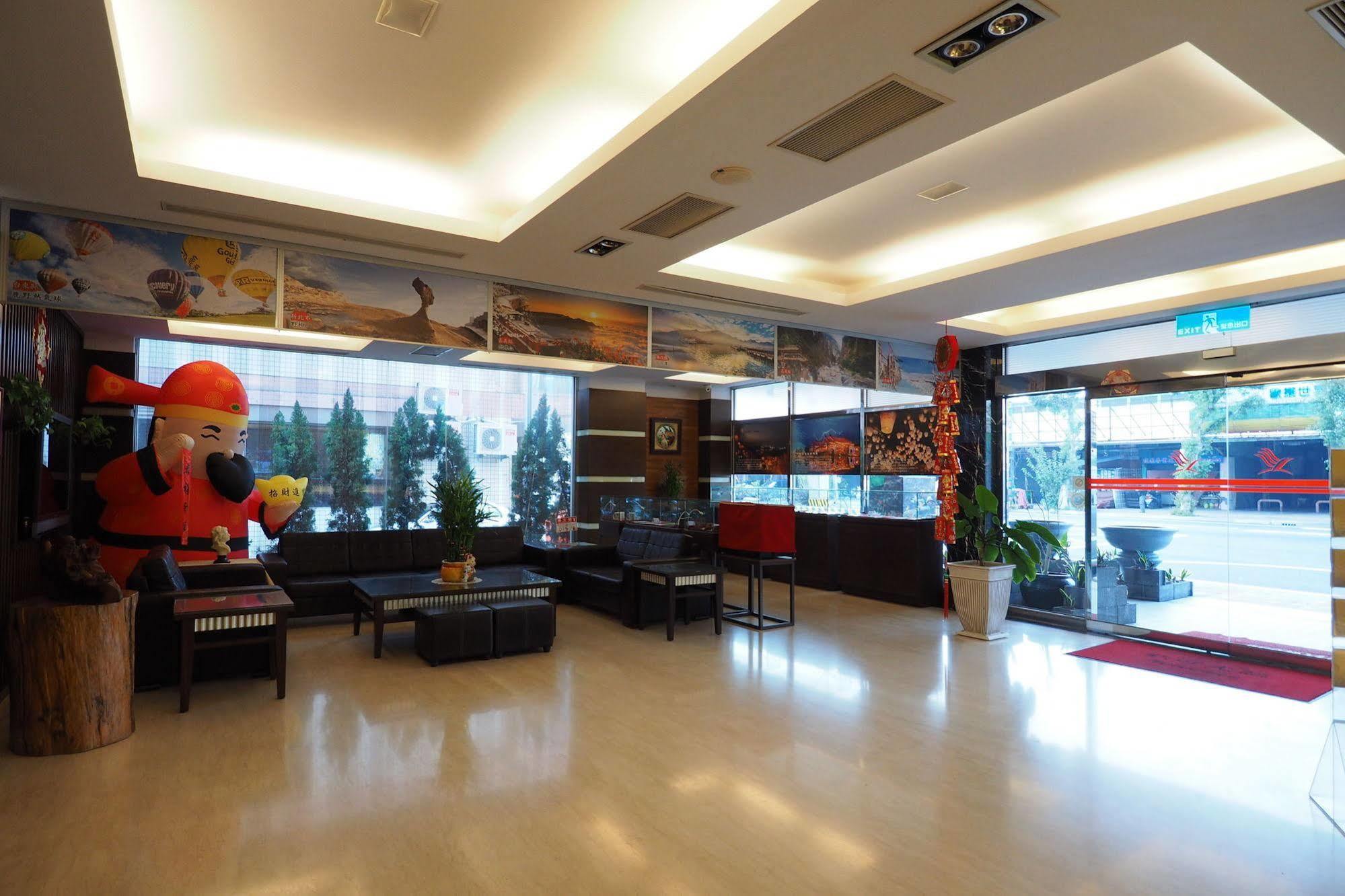 Young Soarlan Hotel - Tajnan Kültér fotó